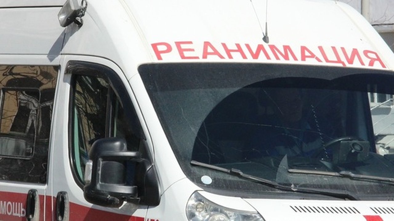 Главная картинка новости: В Екатеринбурге коронавирусом массово заразились сотрудники скорой помощи