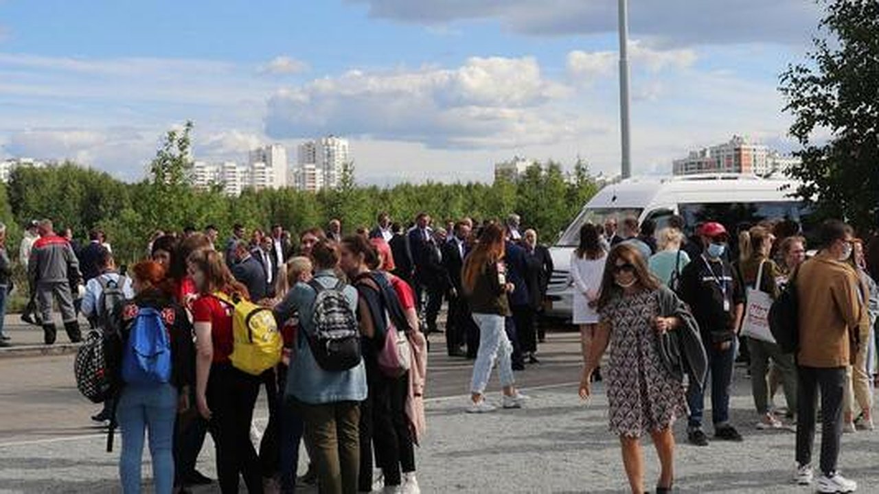Главная картинка новости: Начало положено! В Екатеринбурге взялись за трамвай до Академического