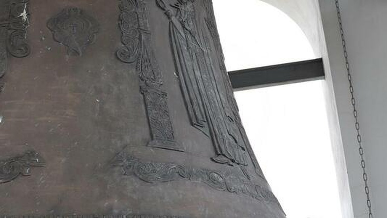 Главная картинка новости: По всему Екатеринбургу в честь Дня Крещения Руси звенят колокола