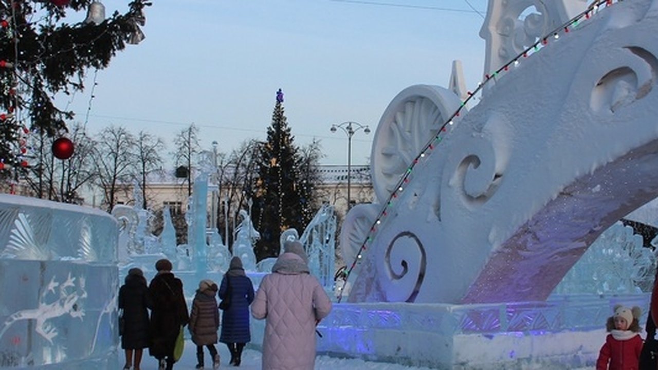 Главная картинка новости: Пройти квест, покататься с горок, поиграть в веселые игры: где провести каникулы в Екатеринбурге