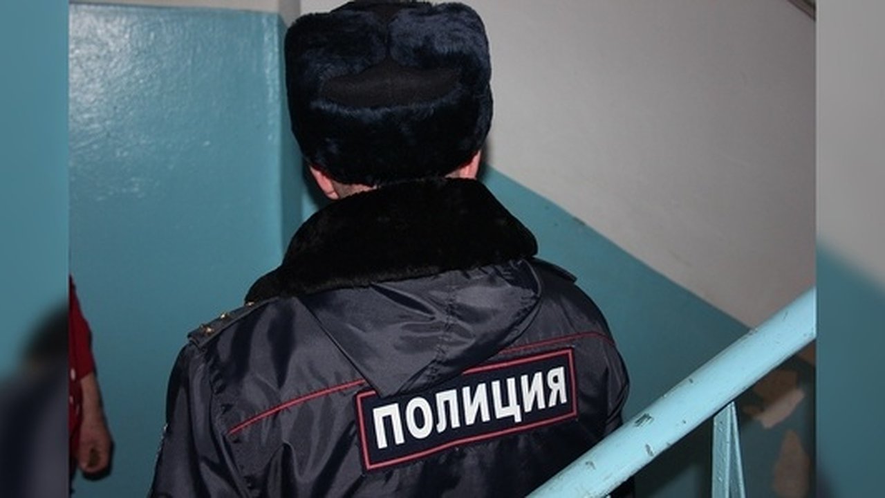 Главная картинка новости: Пьяный экс-полицейский пришел с ножом в администрацию Полевского и устроил драку