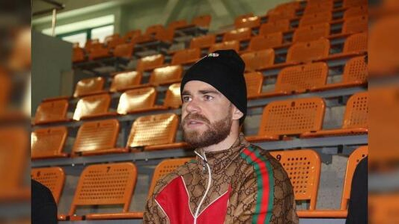 Главная картинка новости: Лидер "Урала" Бикфалви ведет переговоры с клубами западной Европы