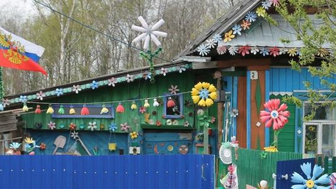 Главная картинка новости: Как будут работать ГИБДД, поликлиники, Сбербанк и другие важные организации в каникулы с 1 по 10 мая