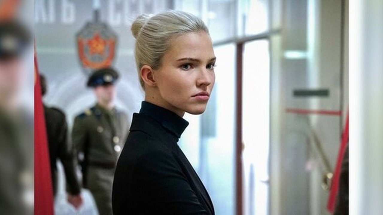 Главная картинка новости: Новая "Клюква" про Россию от Люка Бессона: НАША рецензия на боевик "Анна"