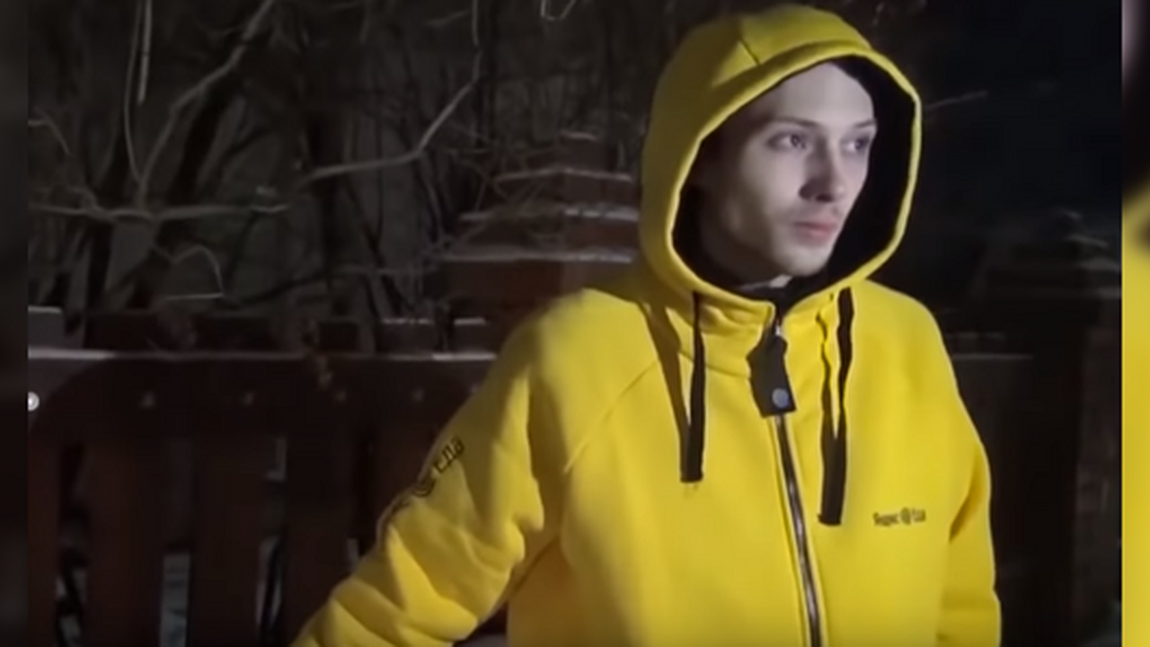 Главная картинка новости: В Екатеринбурге задержали наркокурьера в форме доставщика "Яндекс.Еды"