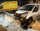 Массовое ДТП в Екатеринбурге: машина вылетела на тротуар