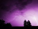 Синоптики продлили штормовое предупреждение
