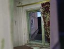 На Урале мужчина выбросил из окна младенца, но его поймал прохожий