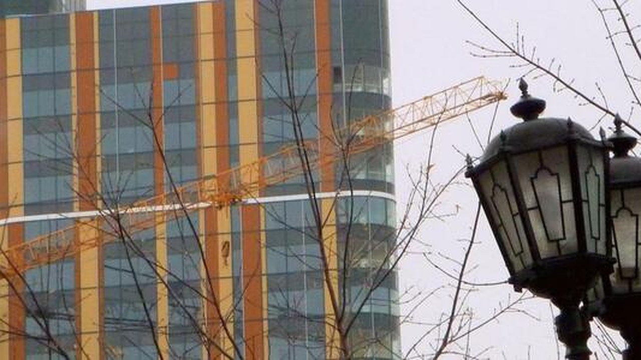 Главная картинка новости: Первые площадки для реновации в Екатеринбурге определят к апрелю