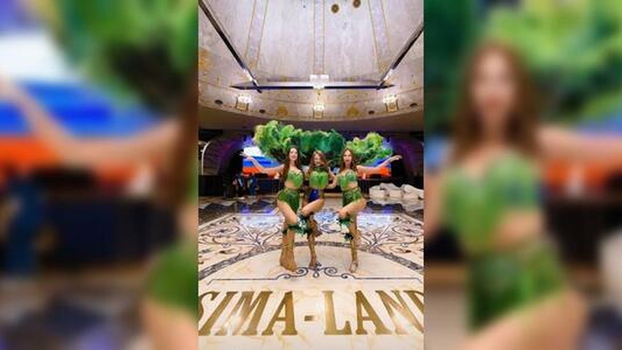 Главная картинка новости: Полуголые танцовщицы: как в одной из купных компаний Екатеринбурга отметили 23 февраля