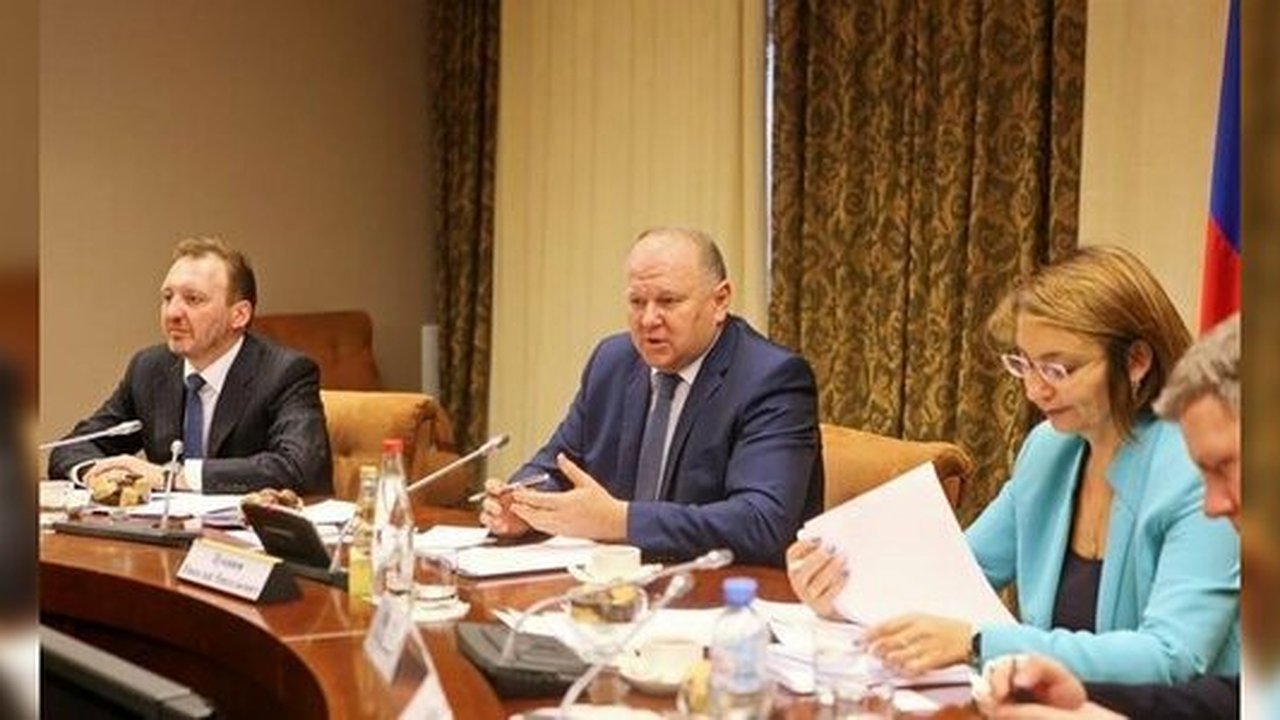 Главная картинка новости: Полпред президента в УрФО выступил против строительства ВСМ Екатеринбург – Челябинск