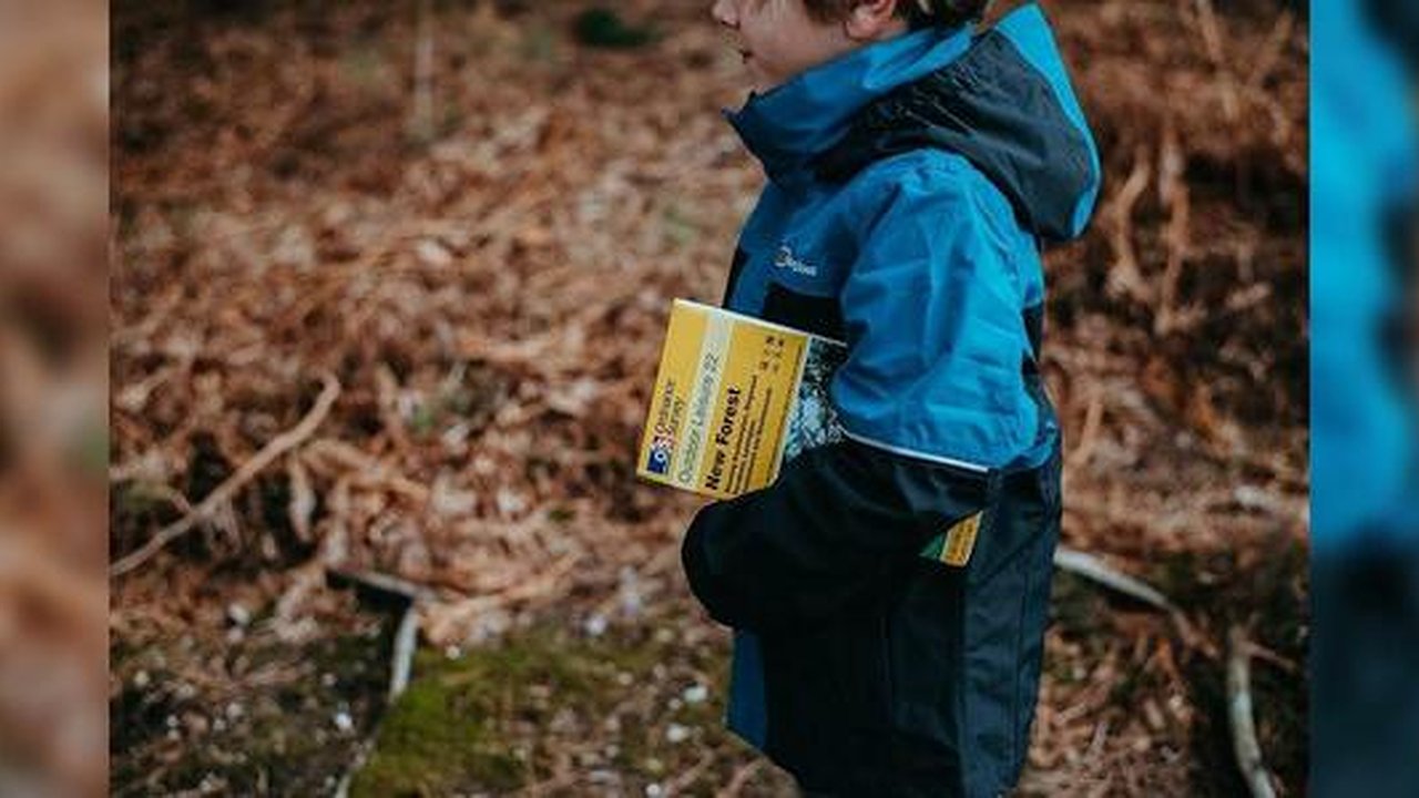 Главная картинка новости: Школьники Екатеринбурга сидят на уроках в куртках из-за отсутствия отопления