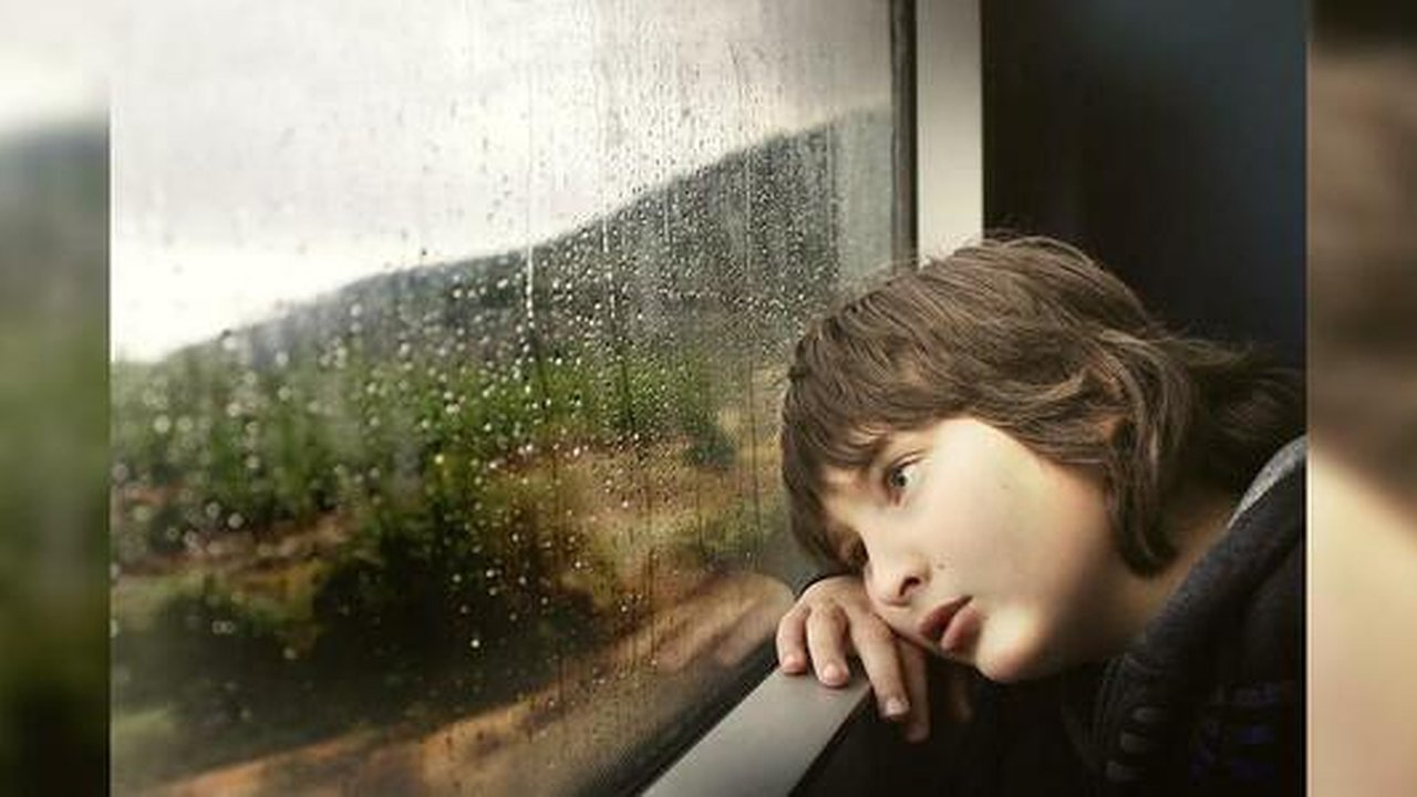 Главная картинка новости: Из-за теплой погоды в Екатеринбурге дети стали чаще выпадать из окон