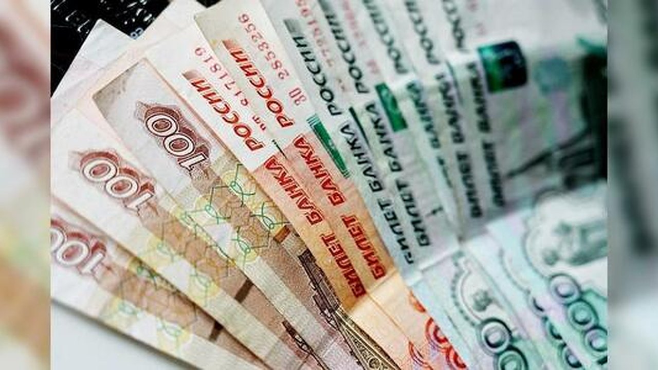 Главная картинка новости: В Екатеринбурге осудили банду обнальщиков, заработавших более 12 миллионов рублей