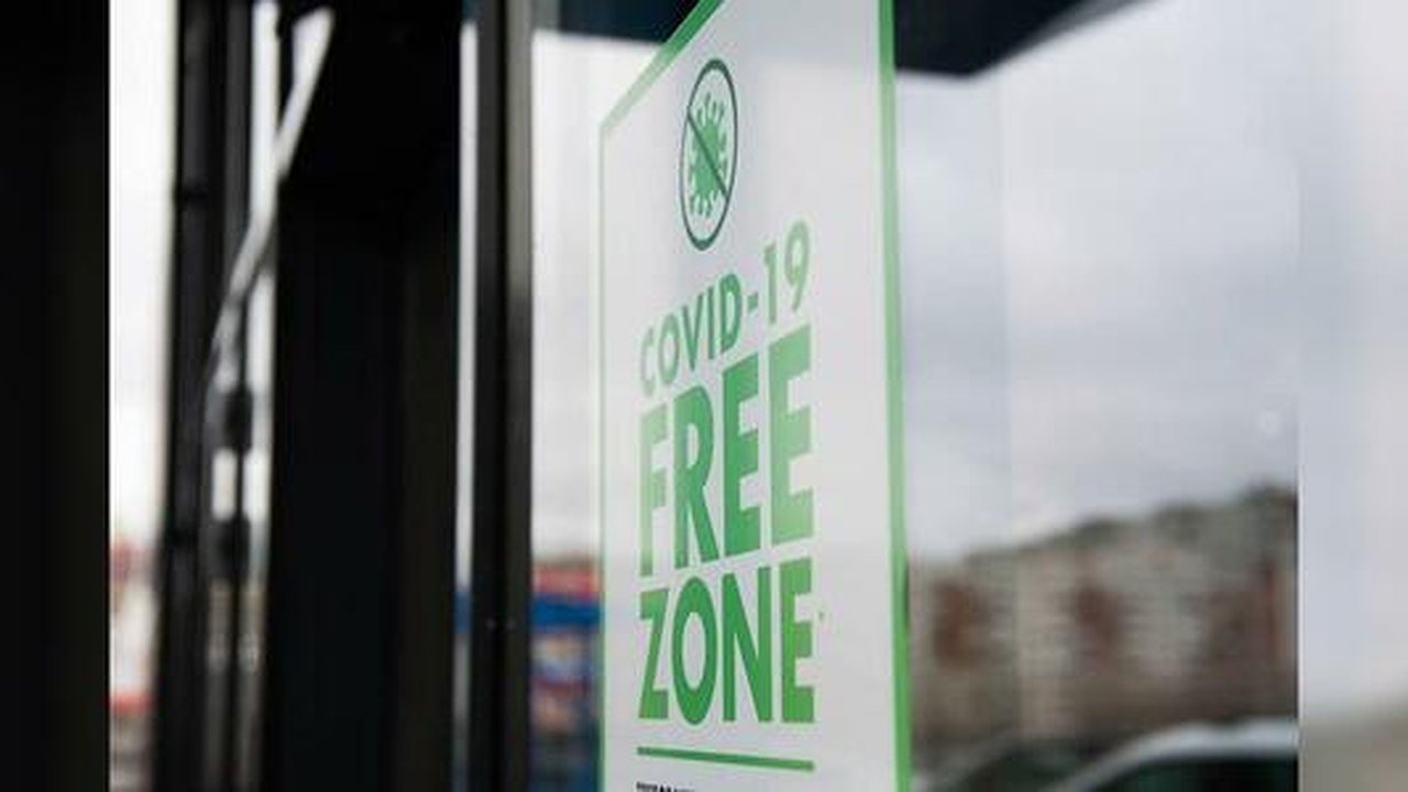 Главная картинка новости: Свердловские власти введут ещё одно ограничение для детей. Но разрешат ресторанам работать ночью