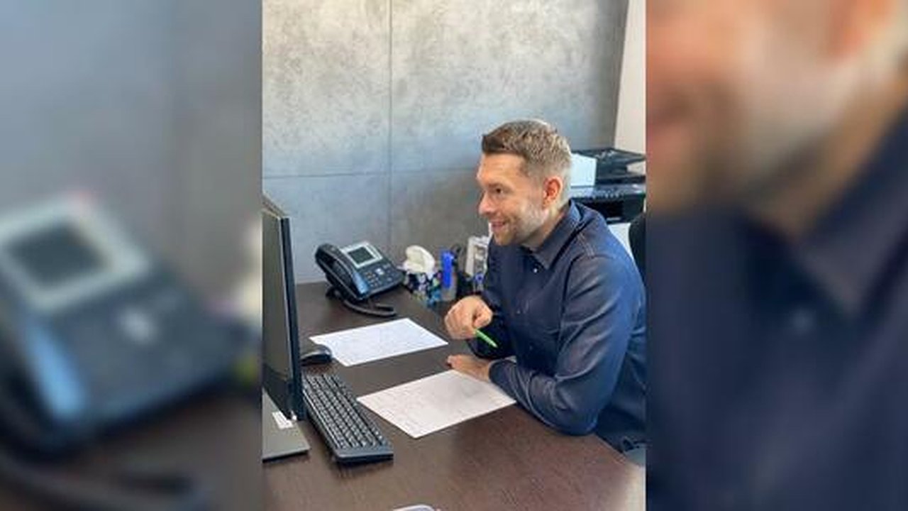 Главная картинка новости: Депутат Екатеринбурга Алексей Вихарев продолжает помогать жителям города на онлайн-приемах.