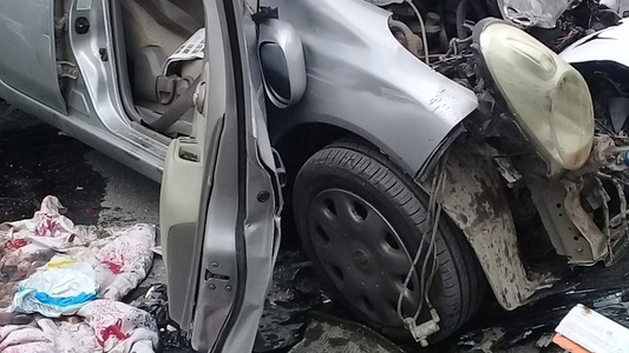 Главная картинка новости: После аварии на ЕКАД беременная женщина попала в больницу и потеряла ребенка