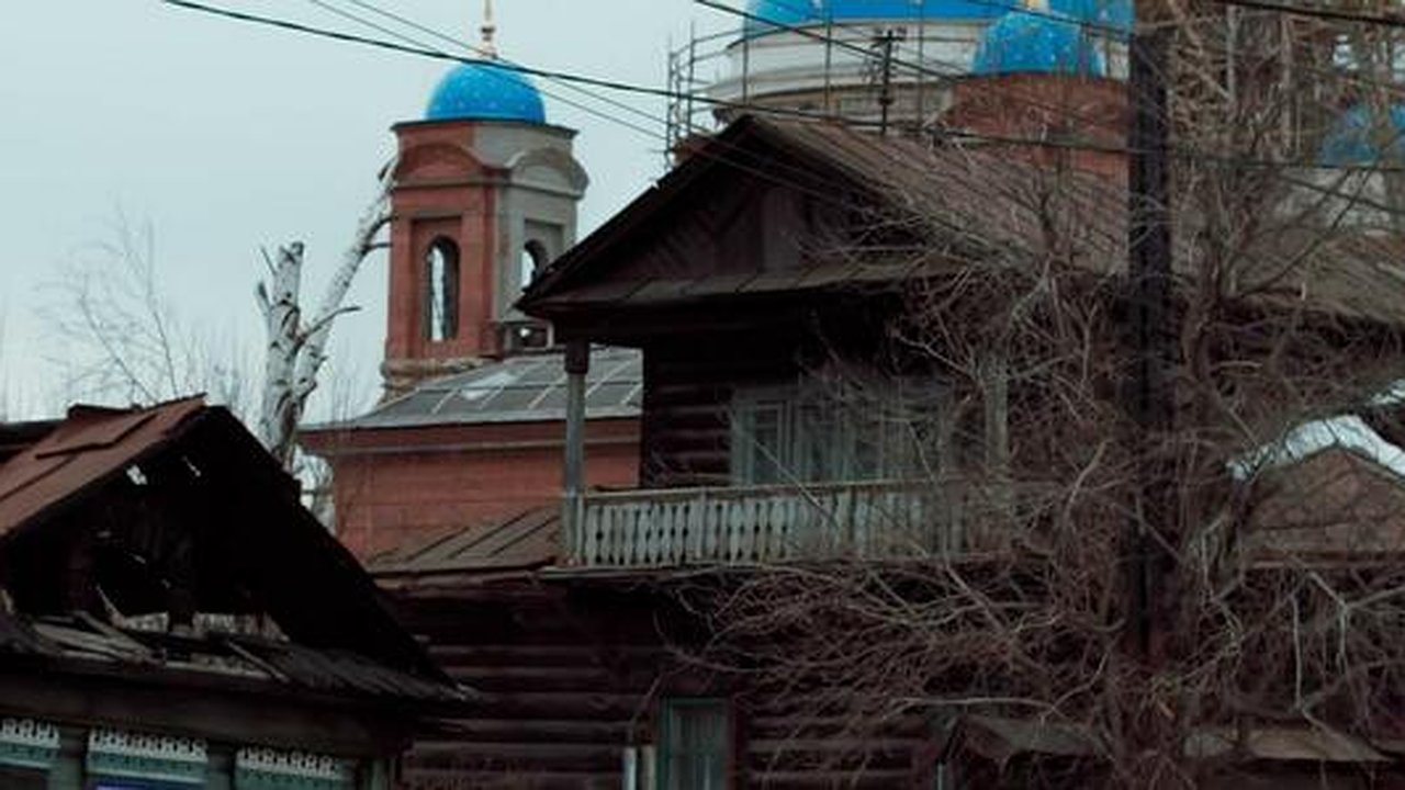 Главная картинка новости: Мэрия Екатеринбурга снесет дом, который хотели отреставрировать волонтеры