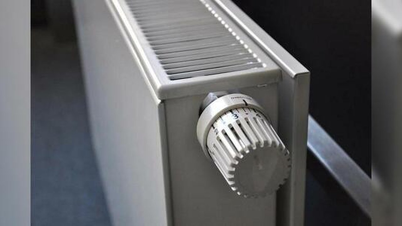 Главная картинка новости: В Екатеринбурге 30 домов остались без отопления и горячей воды