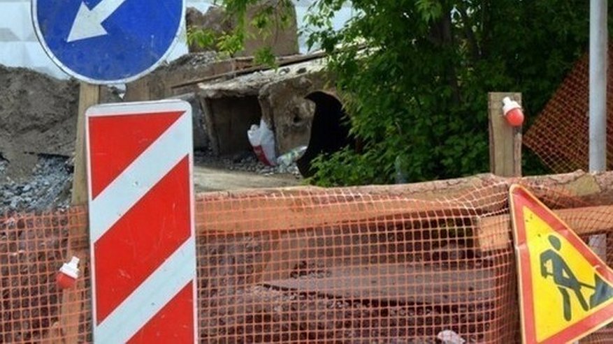 Главная картинка новости: В Екатеринбурге закрылось движение по Шевченко