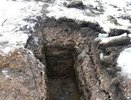 Следователи возбудили дело после падения свердловской пенсионерки в неогороженную яму