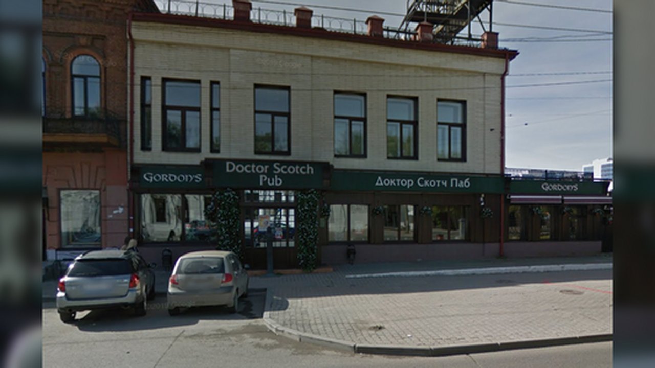 Главная картинка новости: В центре Екатеринбурга закрывается один из старейших пабов города