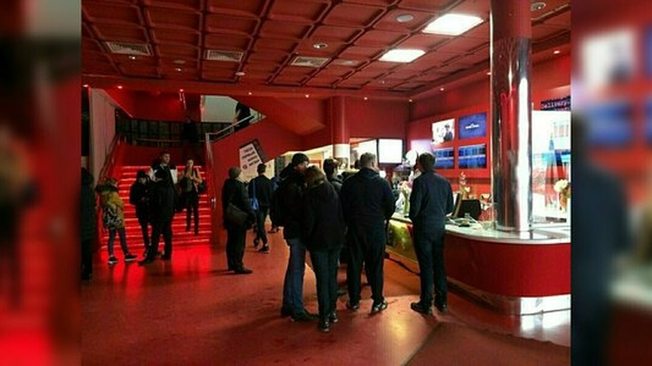 Главная картинка новости: В России закрывают на карантин кинотеатры, цирки и музеи: как это коснется Екатеринбурга