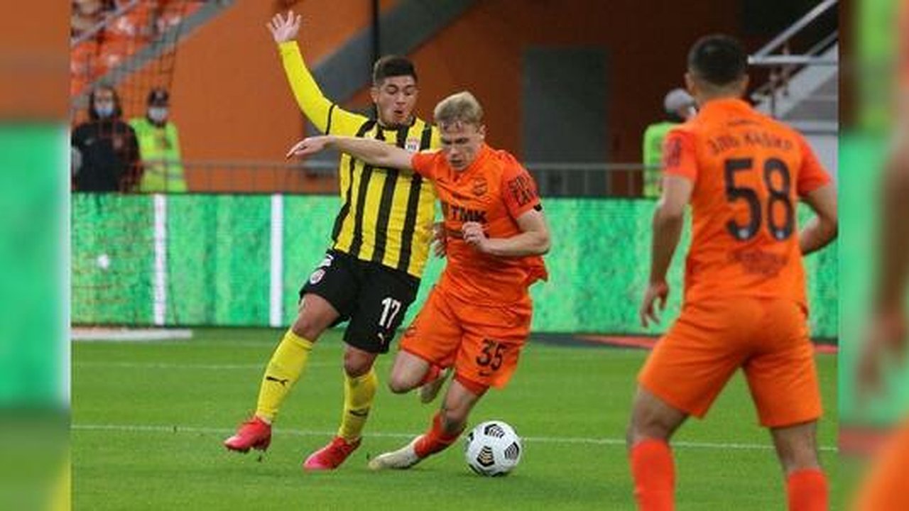 Главная картинка новости: Реванш за полуфинал: футболисты "Урала" обыграли "Химки" в Екатеринбурге