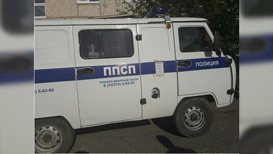 Главная картинка новости: В Сысерти осудят троих экс-полицейских, которые вывезли в лес избитого мужчину