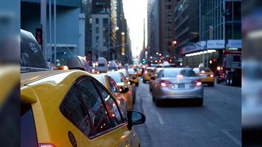 Главная картинка новости: В Екатеринбурге не пристегнутый таксист Uber выгнал нахамившего пассажира