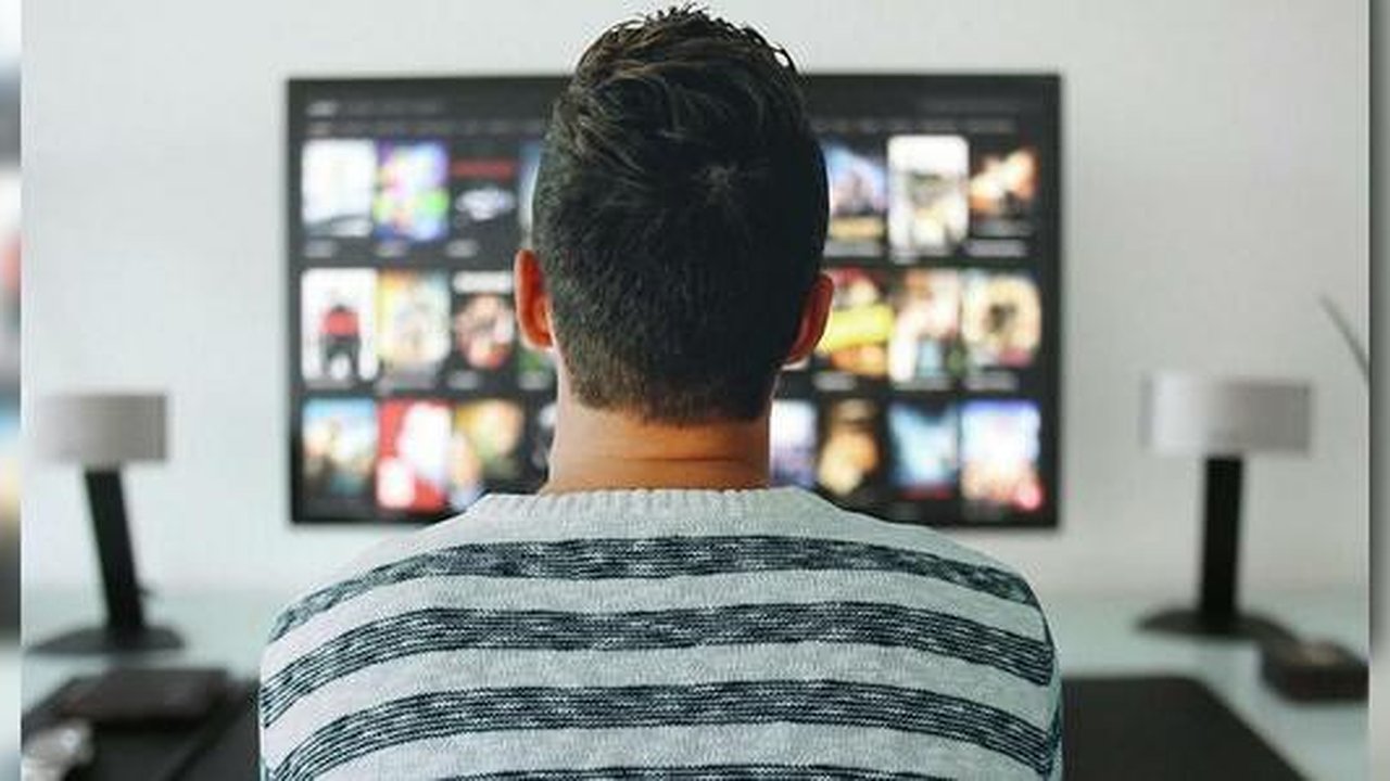 Главная картинка новости: Как развлекаться дома: НАША афиша с кино, сериалами и спектаклями