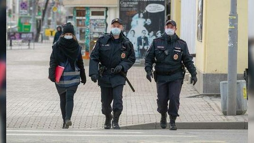 Главная картинка новости: Еще 240 уральцев за сутки заболели коронавирусом: умерли двое