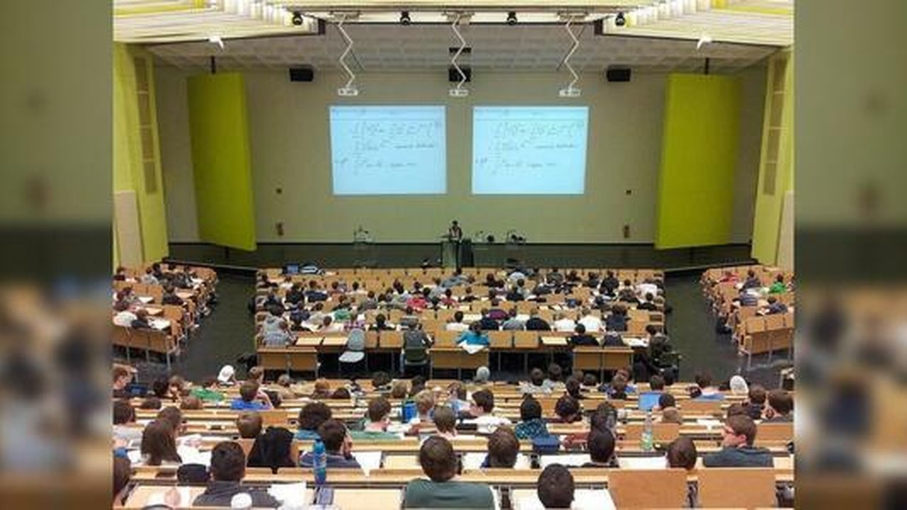 Главная картинка новости: В Екатеринбурге появились новые специальности для абитуриентов