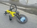 В больницу Екатеринбурга доставили 12-летнего велосипедиста, который попал в аварию