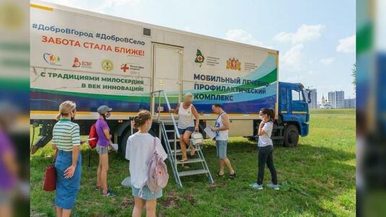 Главная картинка новости: Депутаты гордумы Екатеринбурга провели выездные вакцинации в своих избирательных округах