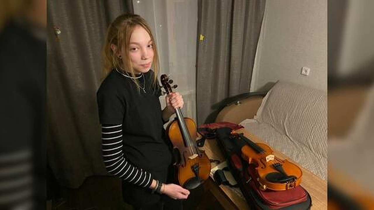 Главная картинка новости: Мама из Екатеринбурга попросила у Путина скрипку для дочери и получила ее