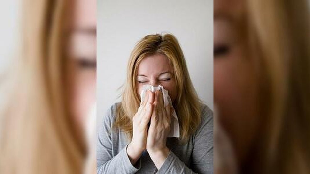 Главная картинка новости: На Среднем Урале за сутки выявили почти 400 случаев коронавируса