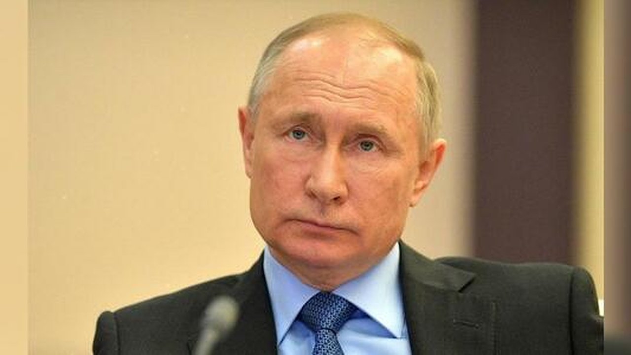 Главная картинка новости: "Ситуация с коронавирусом меняется не в лучшую сторону": Путин – о пандемии