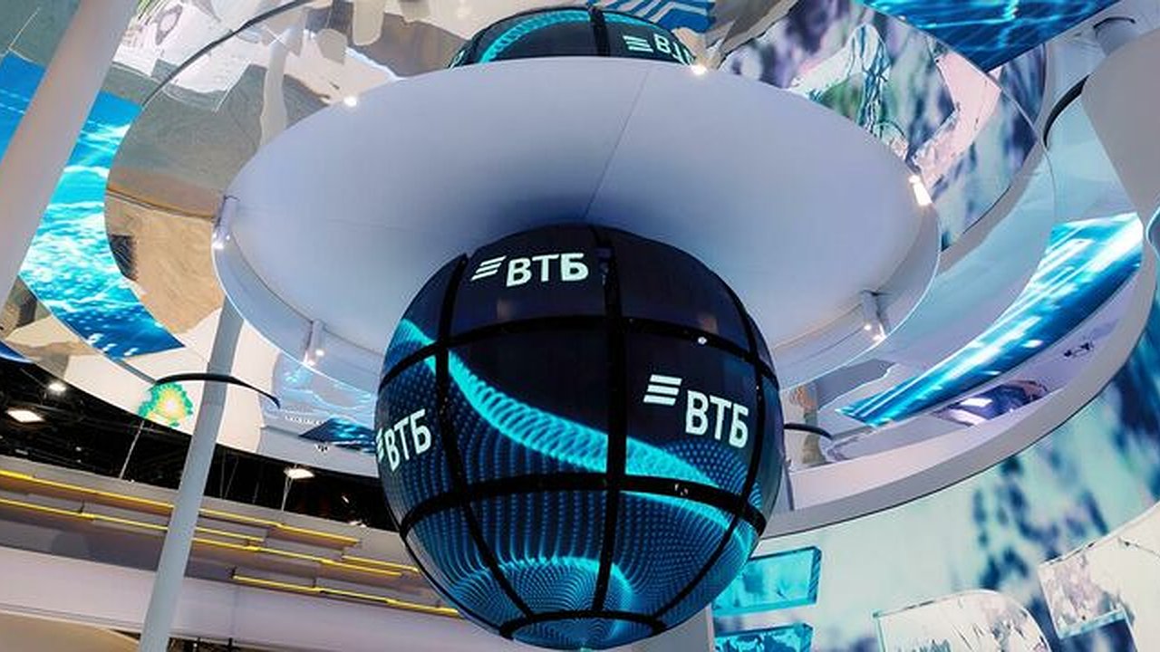 Главная картинка новости: ВТБ: мошенники предлагают клиентам деньги за просмотры интернет-магазинов 