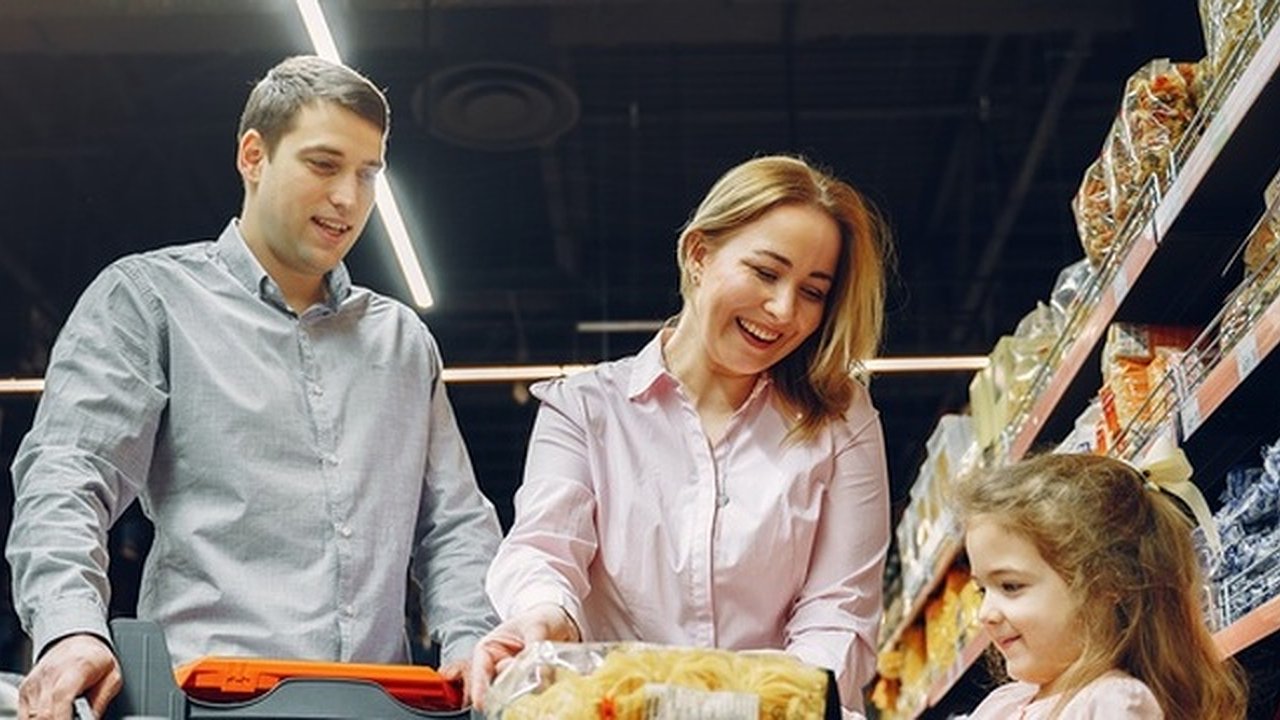 Главная картинка новости: В Свердловской области вновь подорожали продукты