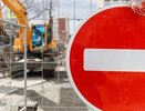 Жителям Академического закрыли выезд бетонными блоками
