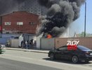 Пожар на ЖБИ в Екатеринбурге: загорелась стоянка самокатов 