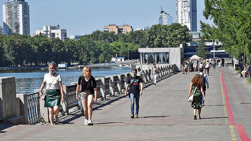 На улице сплавитесь: аномальная жара грядёт в Свердловскую область