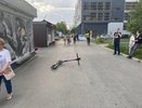 Екатеринбурженец на электросамокате сбил 13-летнюю девочку на тротуаре