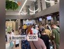 Огромные очереди выстроились в Екатеринбурге в бассейнах