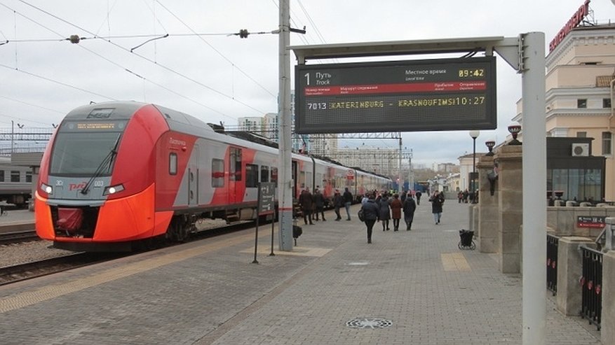 Электричка сломалась на жаре: пассажиры между Челябинском и Екатеринбургом чуть не задохнулись
