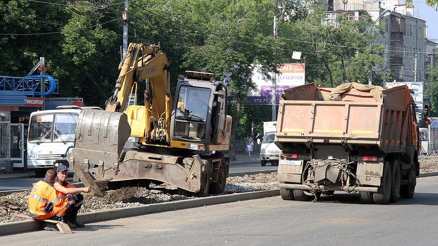 Стоим в пробках дальше: сорваны сроки ремонта дорог в центре Екатеринбурга