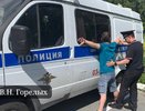 Житель Екатеринбурга разогнал шумную компанию под окнами дома выстрелом из ружья
