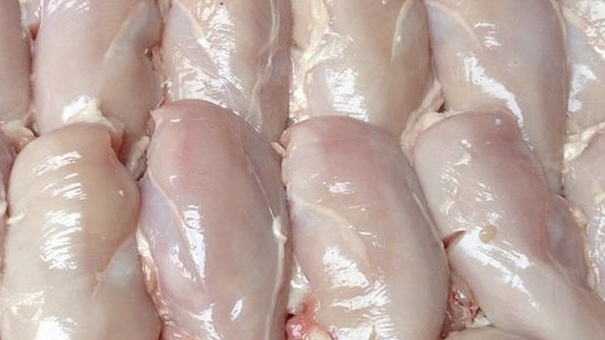 «Здесь химия вместо мяса»: Роскачество обозначило худший бренд филе цыпленка. Это очень популярная марка