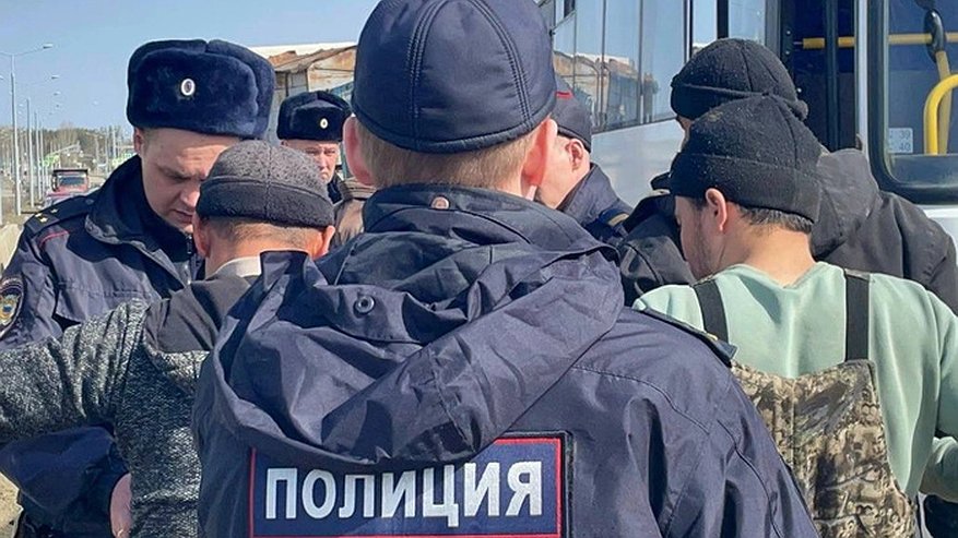 Мигрантов жестоко задержали в Екатеринбурге